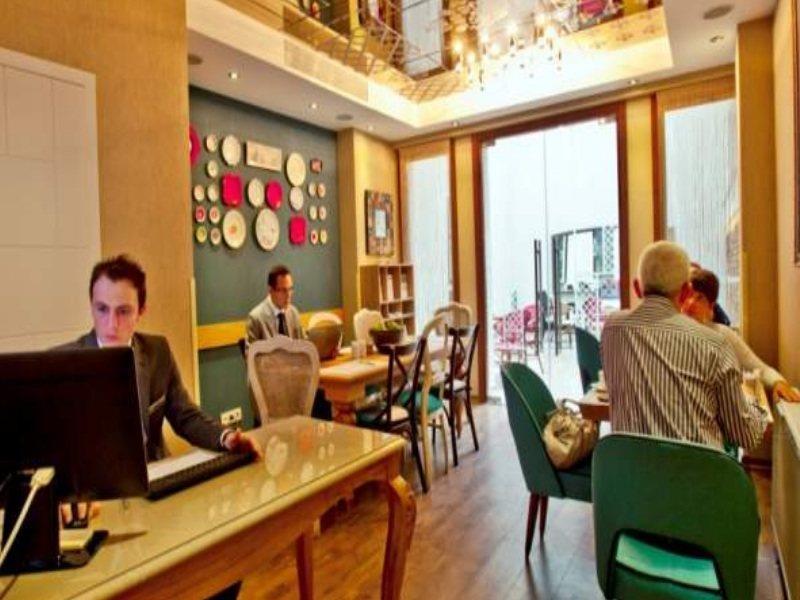 Collage Taksim Hotel Istanbul Exteriör bild